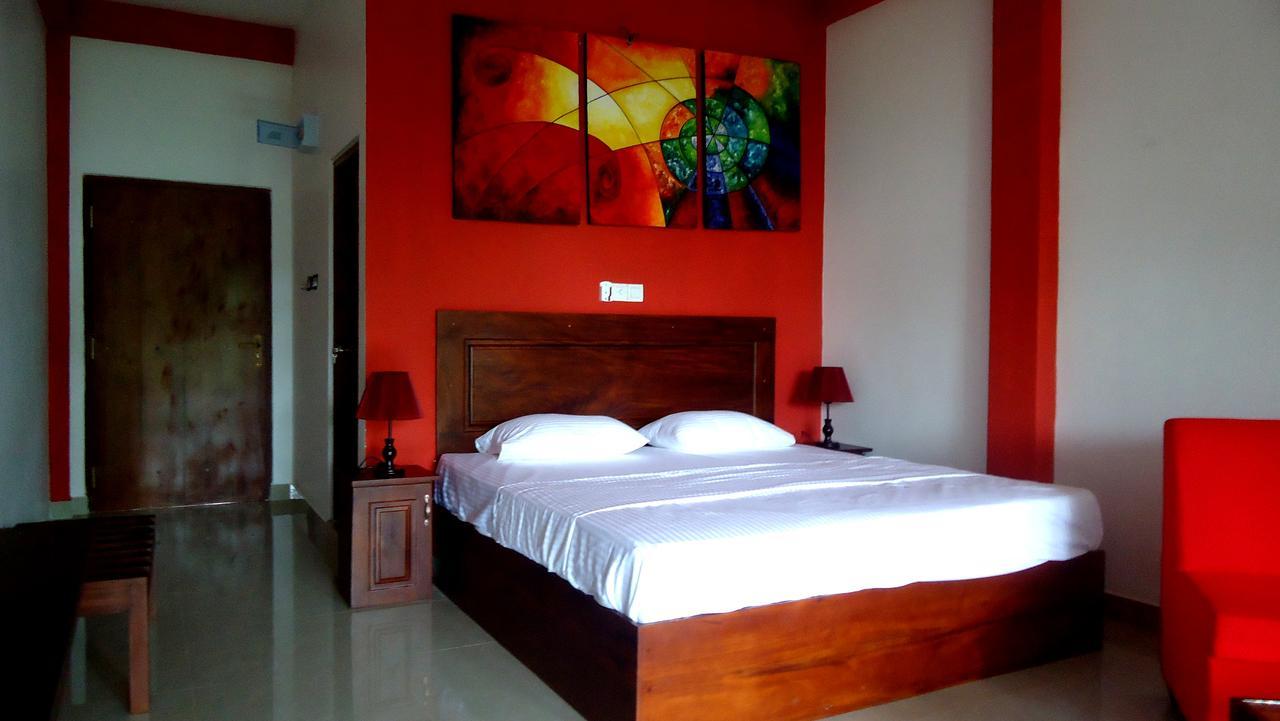 Bridge Hotel Negombo Kimbulapitiya Oda fotoğraf
