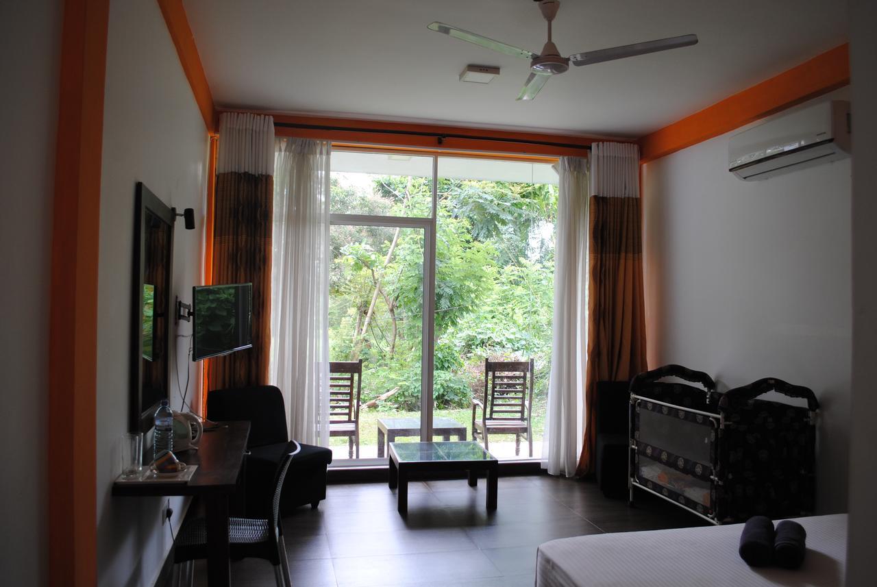 Bridge Hotel Negombo Kimbulapitiya Dış mekan fotoğraf